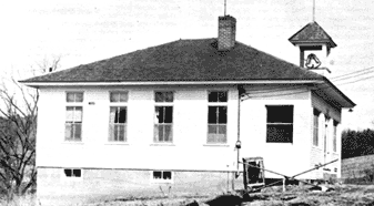 How a Converted Schoolhouse Makes a Home Image